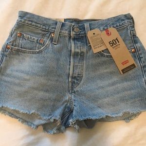 NWT Levi’s 501 High Waisted Jean Shorts